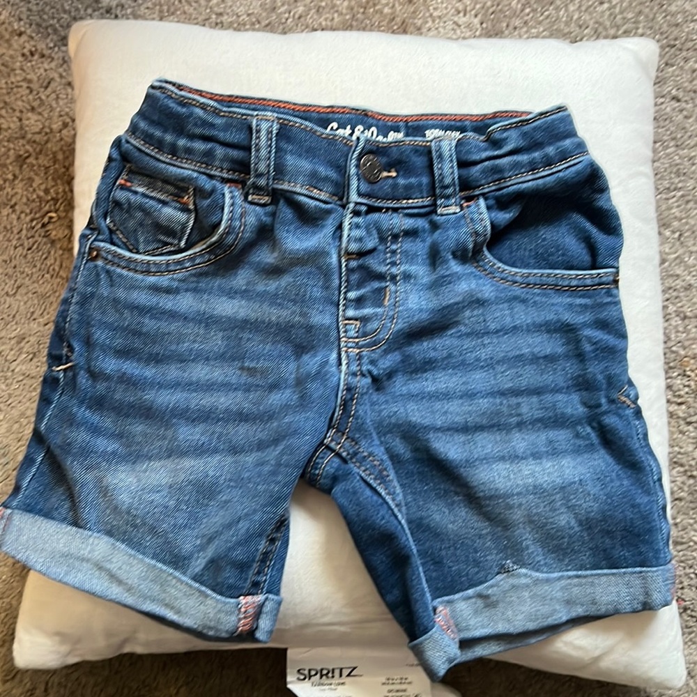 Boys size 4T shorts